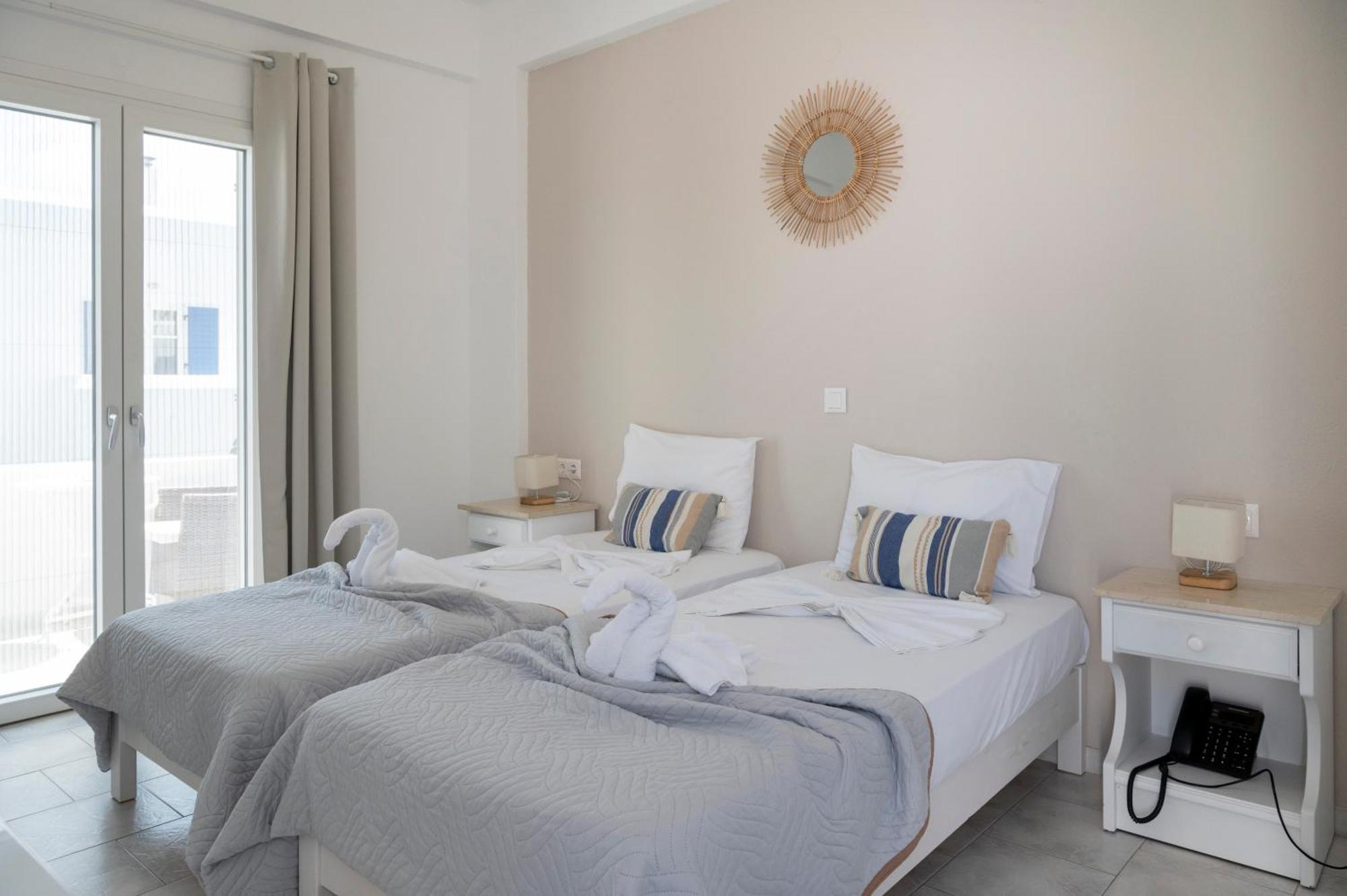Ayeri Hotel Párosz Kültér fotó