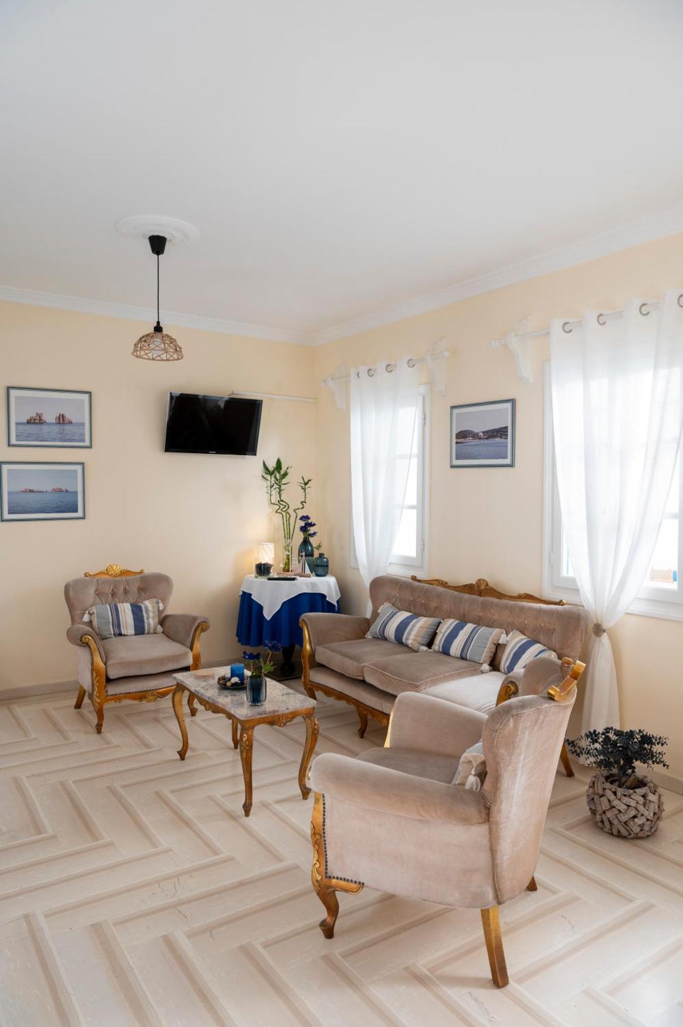 Ayeri Hotel Párosz Kültér fotó
